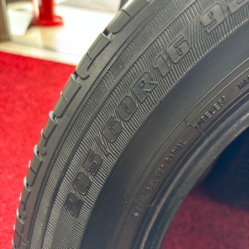 205/60R16 、92H. AUTOBACS 　2018年、美品　4本セット：18000円