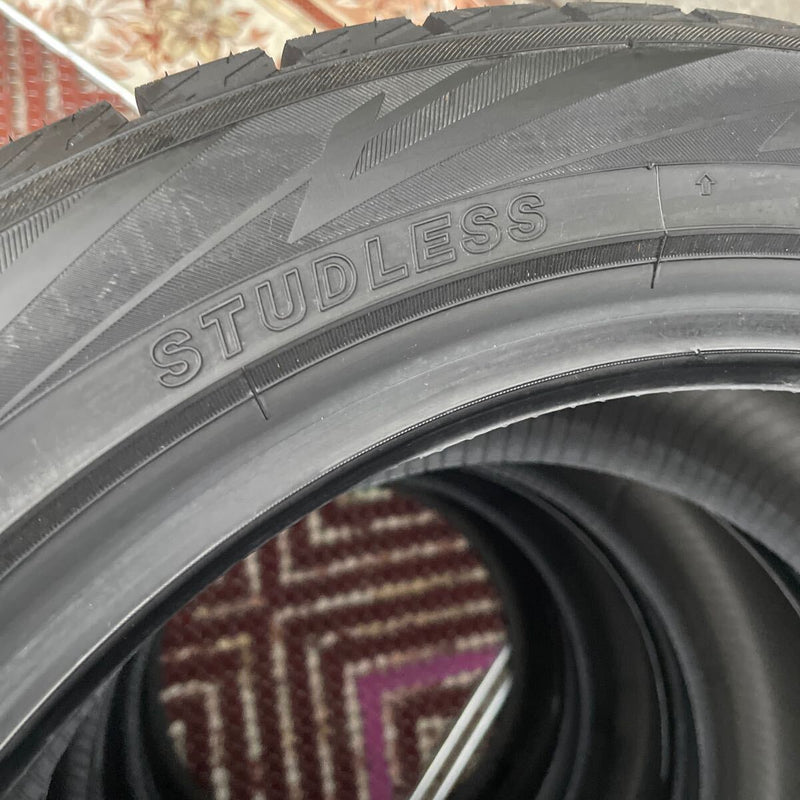 215/50R17 スタッドレスタイヤ　2021年製　在庫処分　未使用品　4本：79600円 未使用