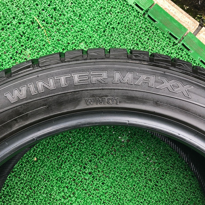 235/50R18 DUNLOP WM01　2019年　中古スタッドレス　4本セット：22000円