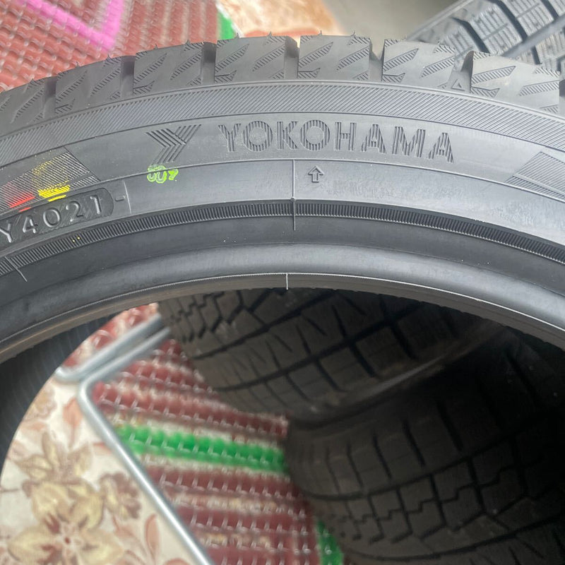 215/45R18 スタッドレスタイヤ　在庫処分　未使用品　4本：88000円 未使用