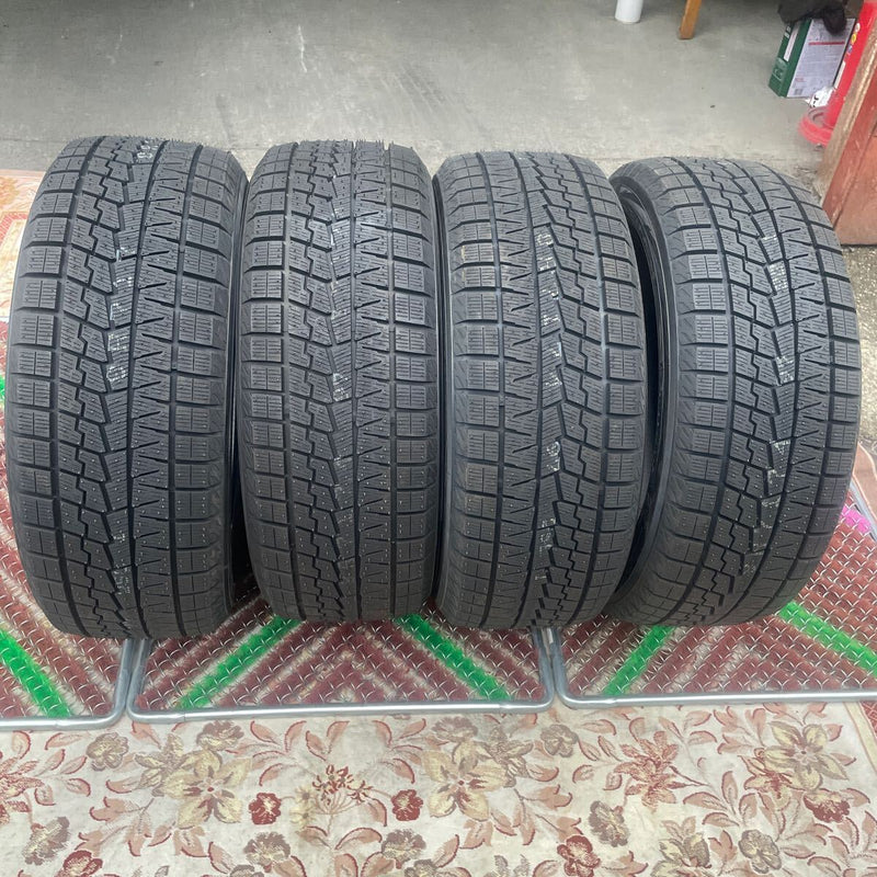 215/45R18 スタッドレスタイヤ　在庫処分　未使用品　4本：88000円 未使用