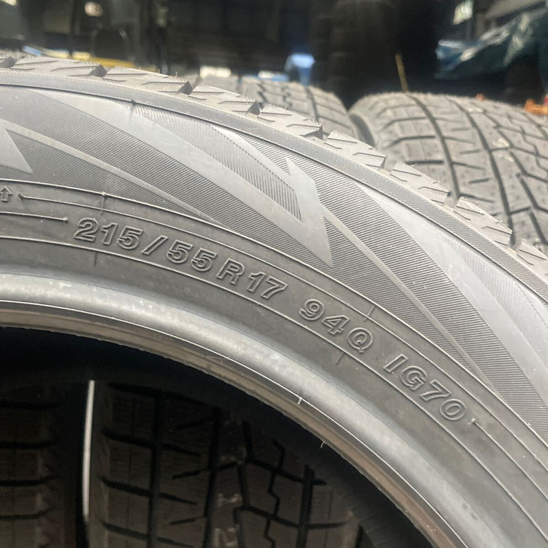 215/55R17 スタッドレスタイヤ　2021年製　在庫処分　未使用品　4本：80000円 未使用