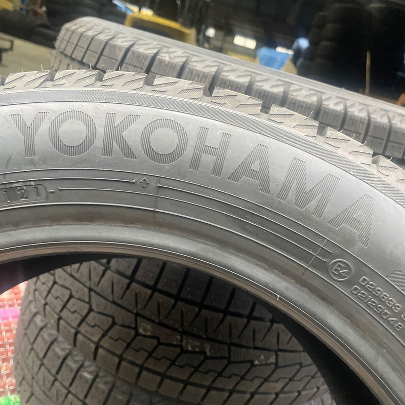 215/55R17 スタッドレスタイヤ　2021年製　在庫処分　未使用品　4本：81000円 未使用