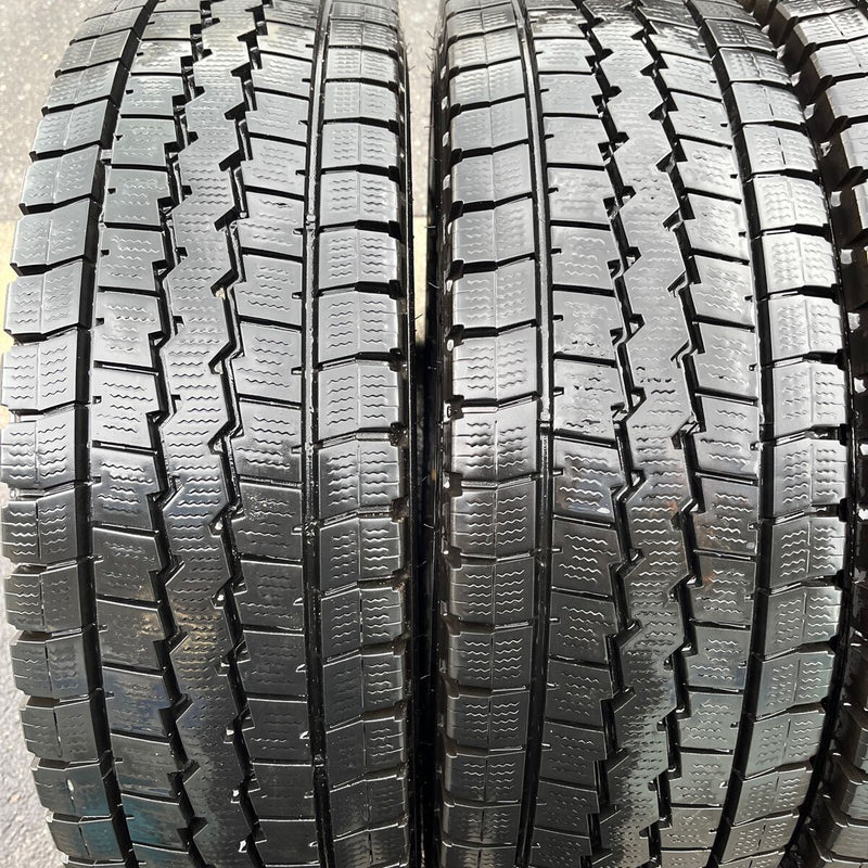 215/70R17.5 ダンロップ　118/116L, LT03, 中古　スタッドレス　激安美品　　6本セット：33000円