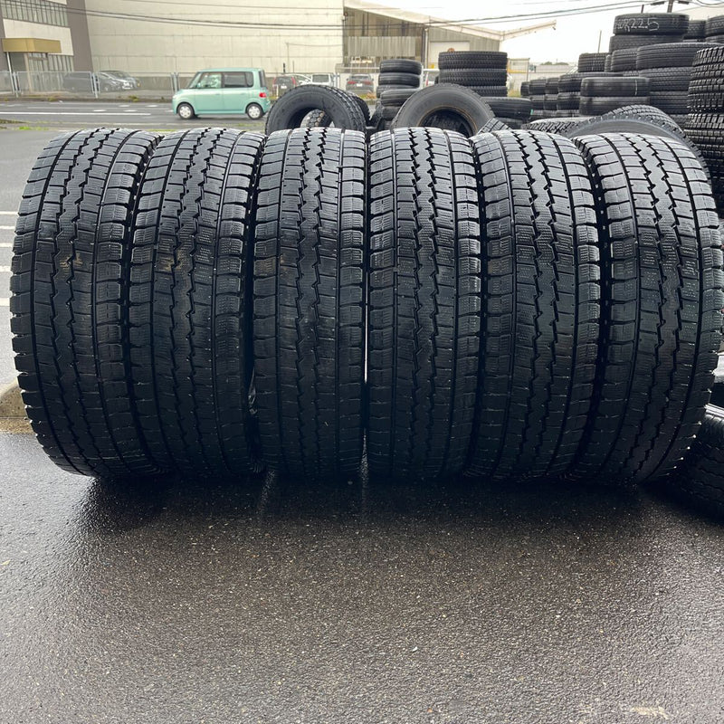 215/70R17.5 ダンロップ　118/116L, LT03, 中古　スタッドレス　激安美品　　6本セット：33000円