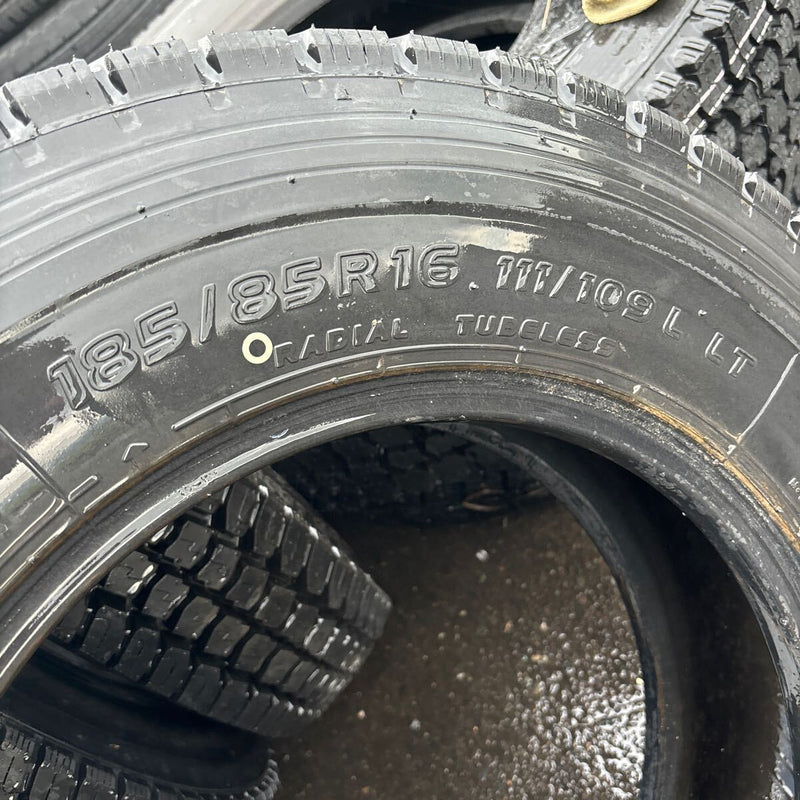 185/85R16 中古再生　ほぼ新品　激安美品　　4本セット：19000円