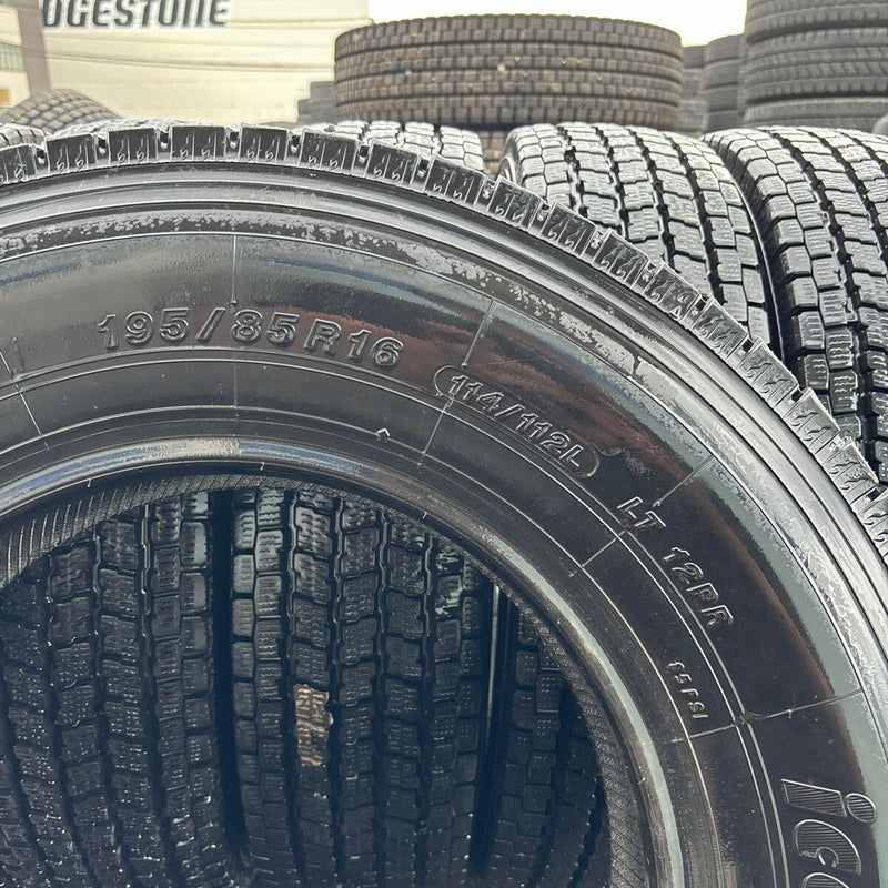 195/85R16 中古地山　ヨコハマ　激安美品　　6本セット：30000円