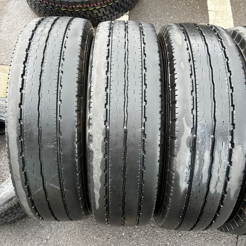 205/70R16 中古地山　ヨコハマ　激安美品　　6本セット：25000円