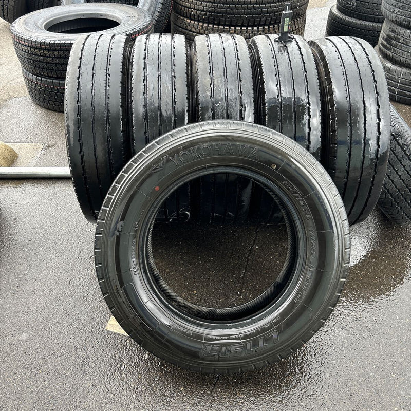 205/70R16 中古地山　ヨコハマ　激安美品　　6本セット：25000円