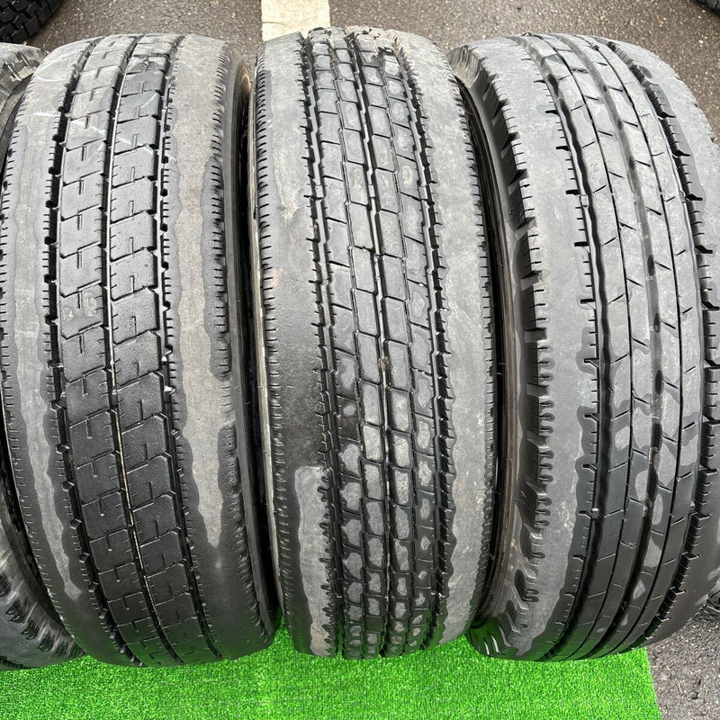 205/70R16 中古地山　激安美品　　6本セット：23800円