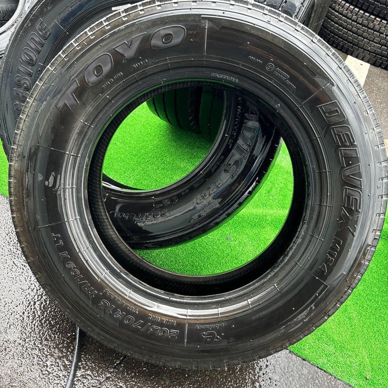 205/70R16 中古地山　激安美品　　6本セット：23800円