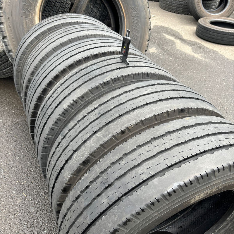 205/70R16 中古地山　ヨコハマ　激安美品　　6本セット：25800円