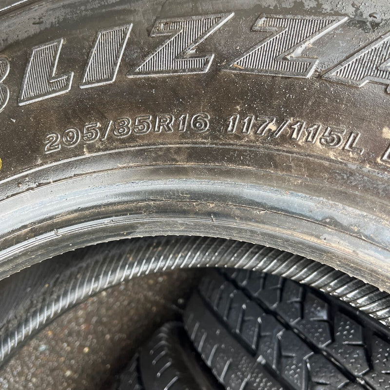 205/85R16 BRIDGESTONE, W979 中古スタッドレス　激安美品　　6本セット：25000円