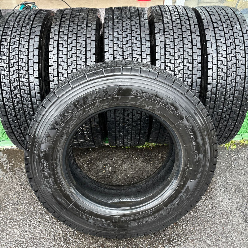 ヨコハマ 245/70R19.5 903ZW 中古冬タイヤ 6本セット:70000円