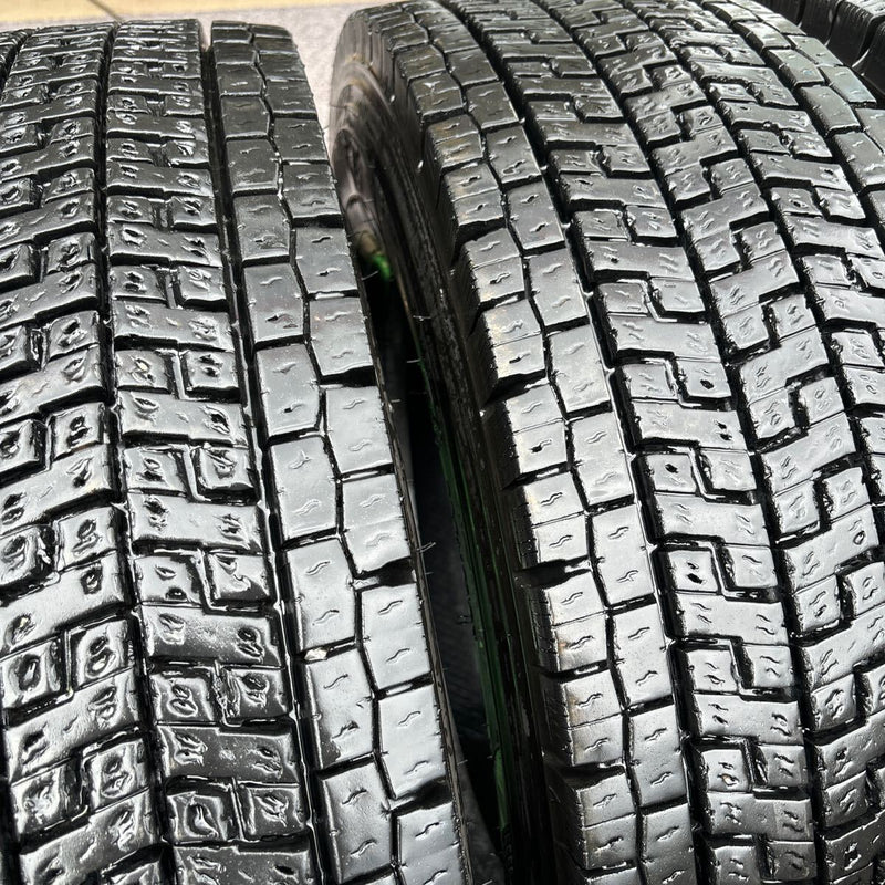 ヨコハマ 245/70R19.5 903ZW 中古冬タイヤ 6本セット:70000円