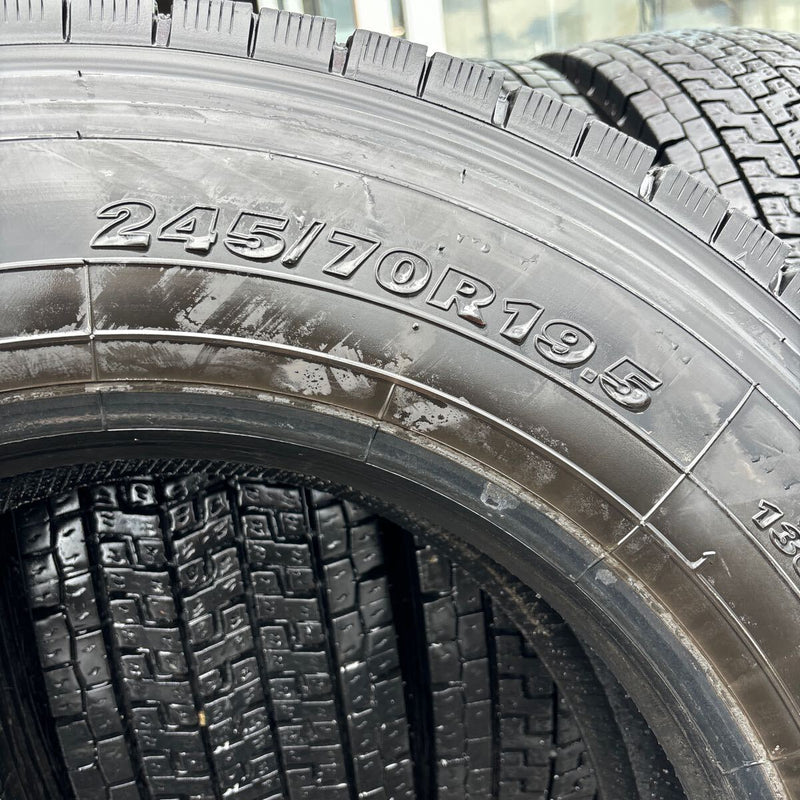 ヨコハマ 245/70R19.5 903ZW 中古冬タイヤ 6本セット:70000円