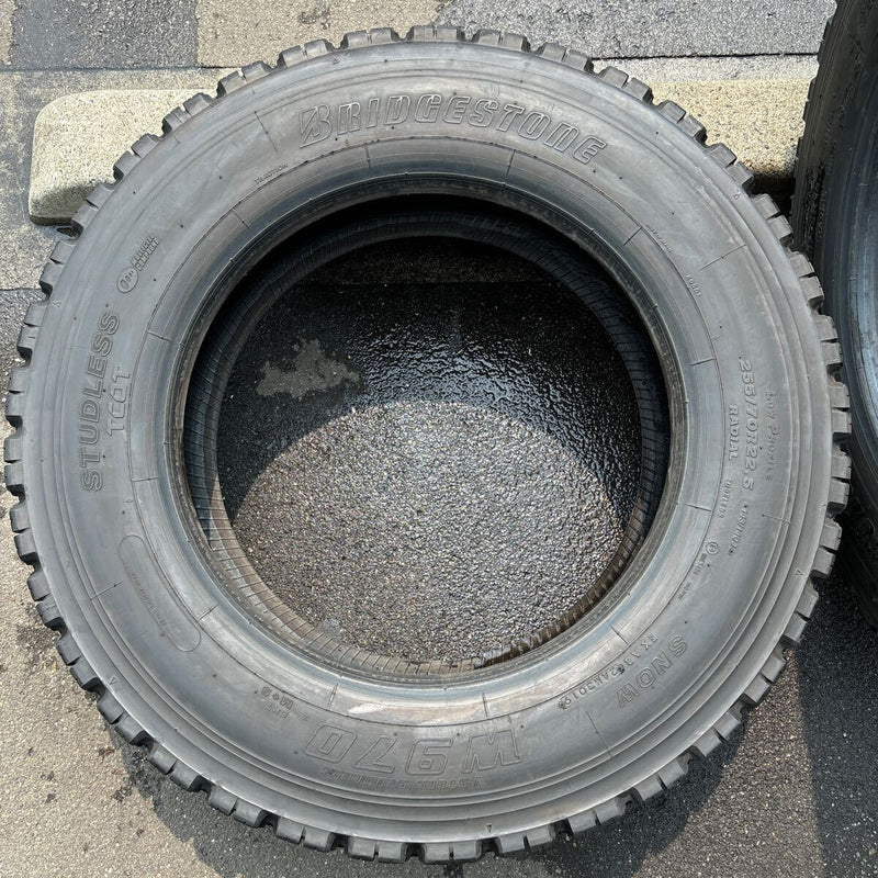 255/70R22.5 ブリヂストン　143/140J, W970, 中古　激安美品　　2本セット：20000円