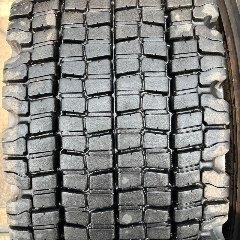 255/70R22.5 ブリヂストン　143/140J, W970, 中古　激安美品　　2本セット：20000円