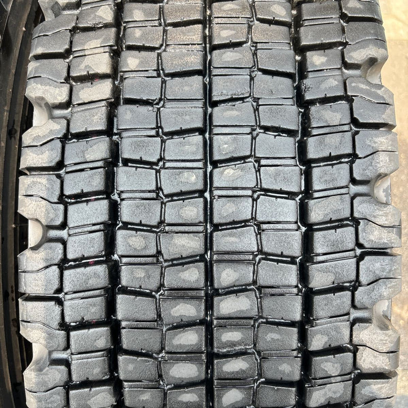 255/70R22.5 ブリヂストン　143/140J, W970, 中古　激安美品　　2本セット：20000円