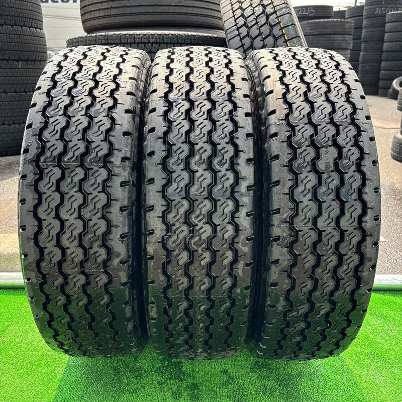 205/60R17.5 111/109L, 再生　縦溝ほぼ新品　激安美品　2本＋1本セット：12000円