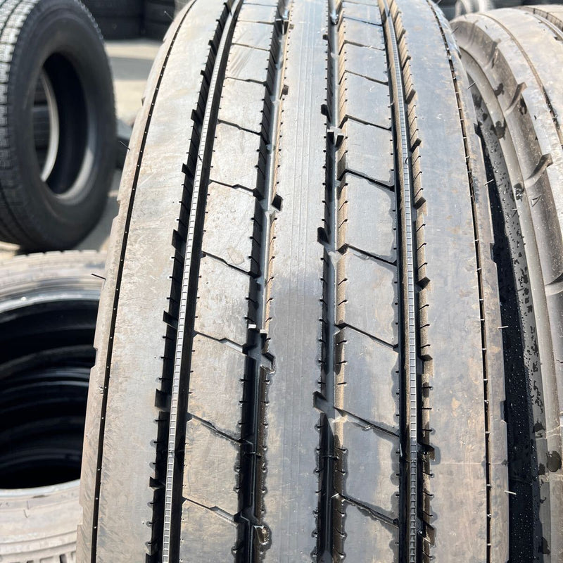 275/80R22.5 BRIDGESTONE, R173 中古 バリ溝　激安美品　　8本セット：182000円