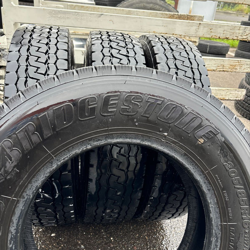 ブリヂストン 205/85R16 M812 中古MIXタイヤ 4本セット:18000