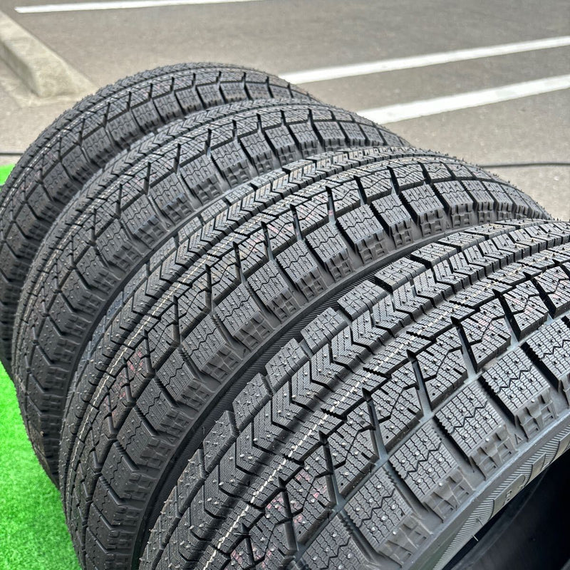 165/65R15 、81Q. BRIDGESTONE 　VRX未使用品スタッドレスタイヤ2019年、美品　4本セット：28000円 未使用