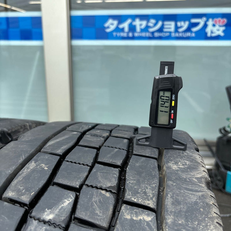 275/80R22.5　ダンロップ　中古地山　4本セット：48000円