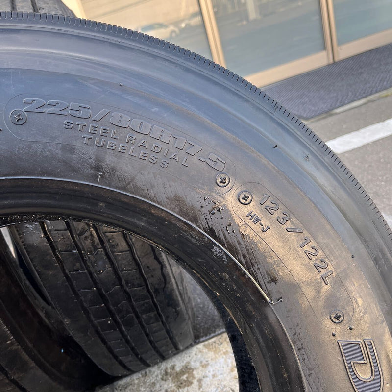 225/80R17.5 中古地山　ダンロップ　激安美品　　2本セット＋1本：14000円