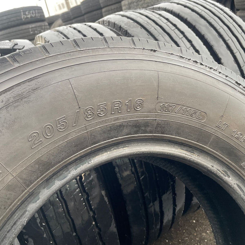 205/85R16 中古地山　ヨコハマ　激安美品　　6本セット：29800円