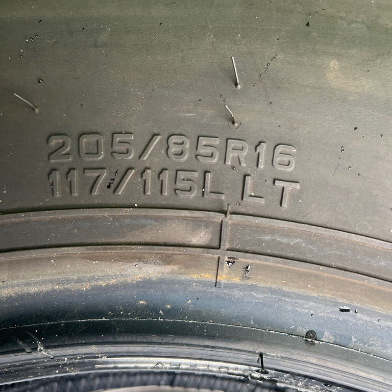 205/85R16 DUNLOP, LT5 中古　激安美品　6本セット：26500円