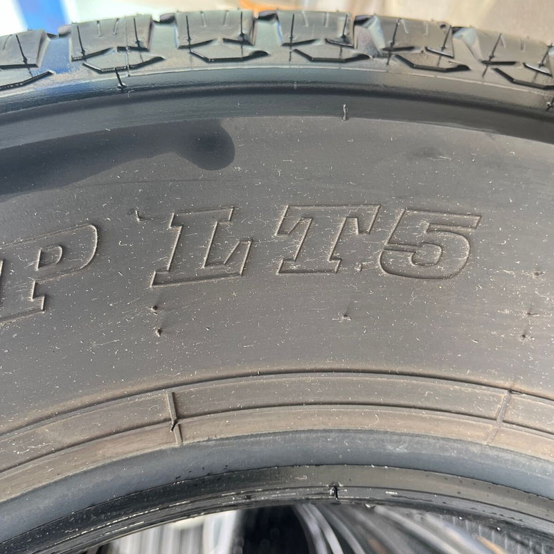 205/85R16 DUNLOP, LT5 中古タテ溝　激安美品　　6本セット：25500円