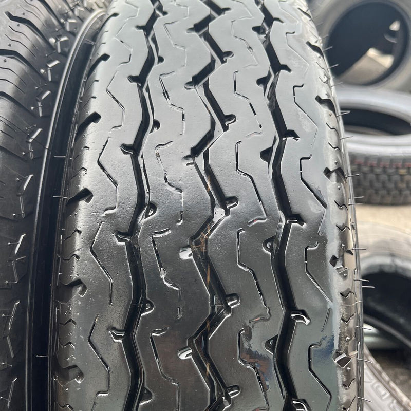 205/85R16 DUNLOP, LT5 中古タテ溝　激安美品　　6本セット：25500円