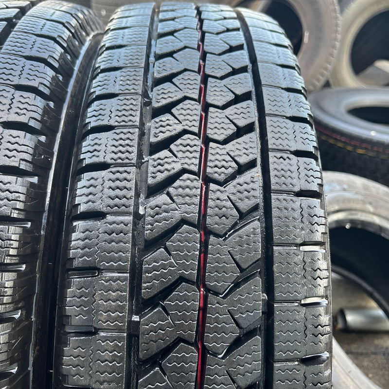 195/75R15 BRIDGESTONE, W979 中古スタッドレス　激安美品　　6本セット：26000円