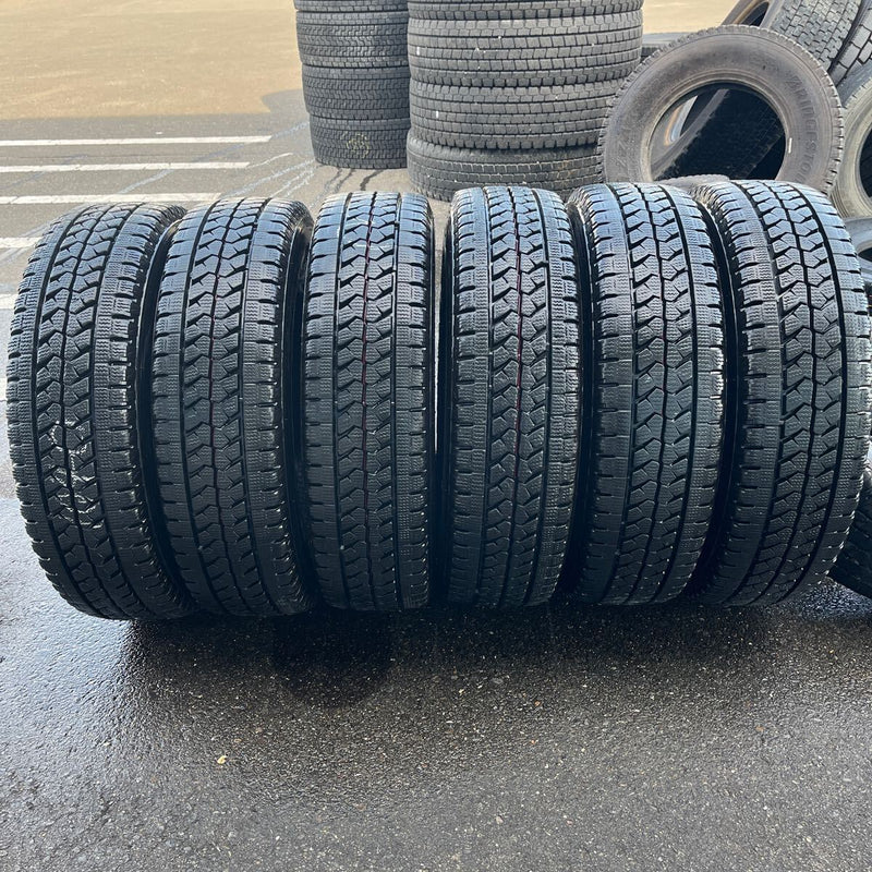 195/75R15 BRIDGESTONE, W979 中古スタッドレス　激安美品　　6本セット：26000円