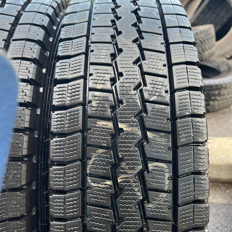 195/75R15 DUNLOP, LT03 中古スタッドレス　激安美品　　4本セット：17000円