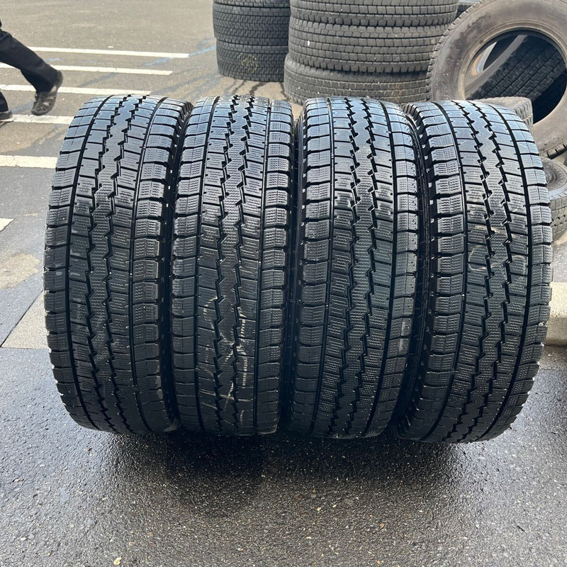 195/75R15 DUNLOP, LT03 中古スタッドレス　激安美品　　4本セット：17000円