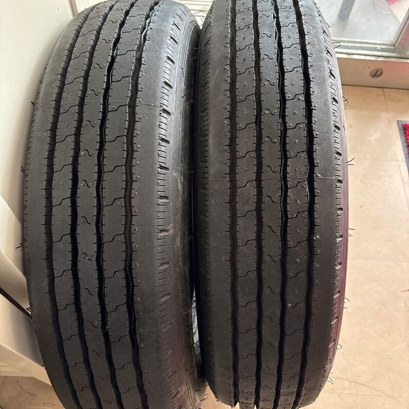 ファルケン175/75R15LT 年式古め イボ付ほぼ新品 2本:7800円