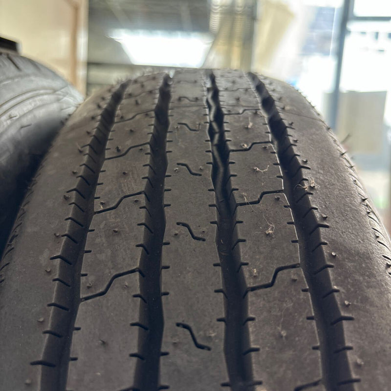 ファルケン175/75R15LT 年式古め イボ付ほぼ新品 2本:7800円