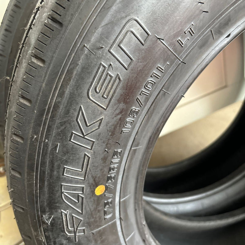 ファルケン175/75R15LT 年式古め イボ付ほぼ新品 2本:7800円