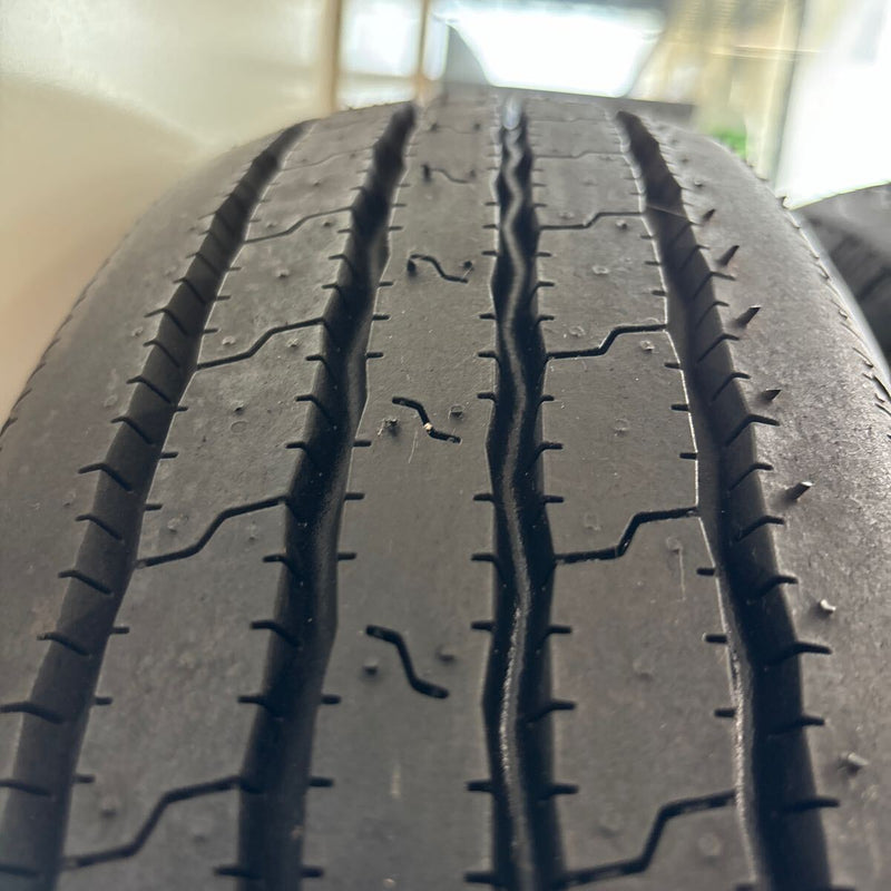 ファルケン175/75R15LT 年式古め イボ付ほぼ新品 2本:7800円