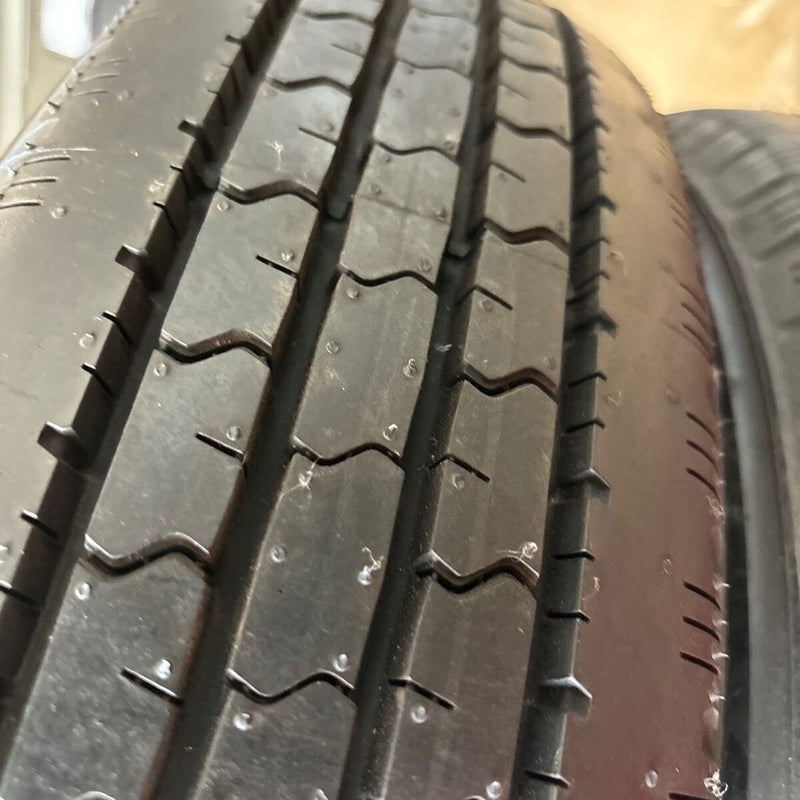 ダンロップ 175/80R15 SPLT33M イボ付ほぼ新品 年式古め 4本セット:20000円