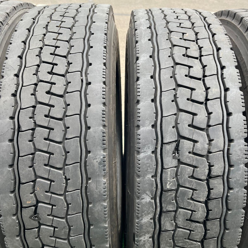 225/80R17.5 中古ミックス　　激安美品　　4本セット：20000円