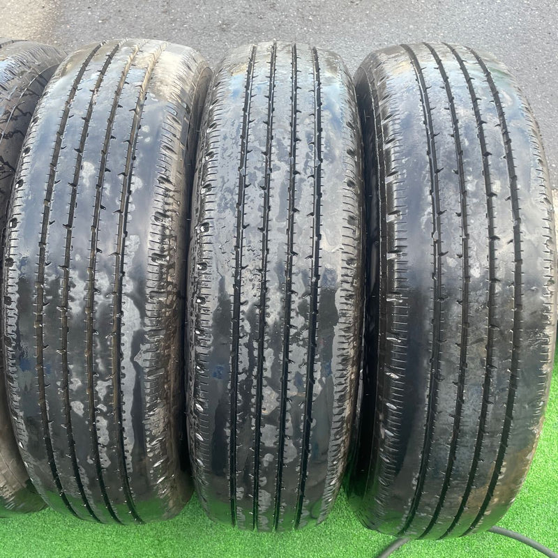 215/70R17.5 中古地山　ブリヂストン　激安美品　　6本セット：27000円