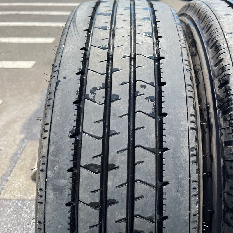 205/70R17.5 グッドイヤー　中古タテ溝　激安美品　　2本+1本セット：11000円