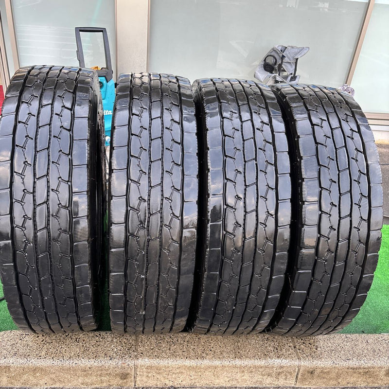 275/80R22.5 中古地山　ダンロップ　2022年 激安美品　4本セット：60000円