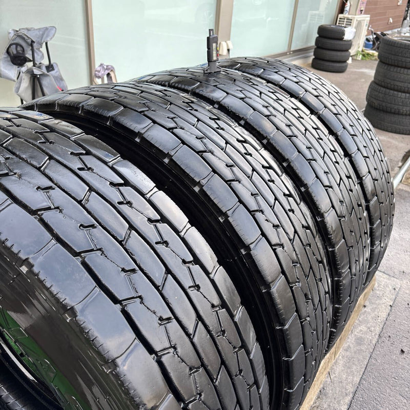 275/80R22.5 中古地山　ダンロップ　2022年 激安美品　4本セット：60000円