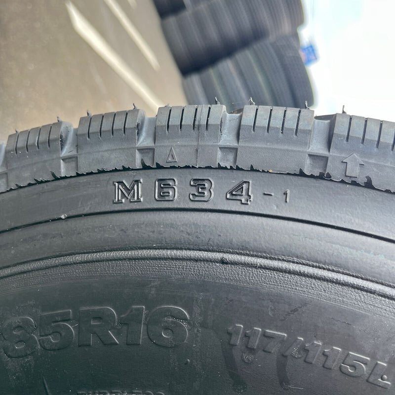 205/85R16 中古　再生　　M634 バリ溝　激安美品　　2本セット：10000円