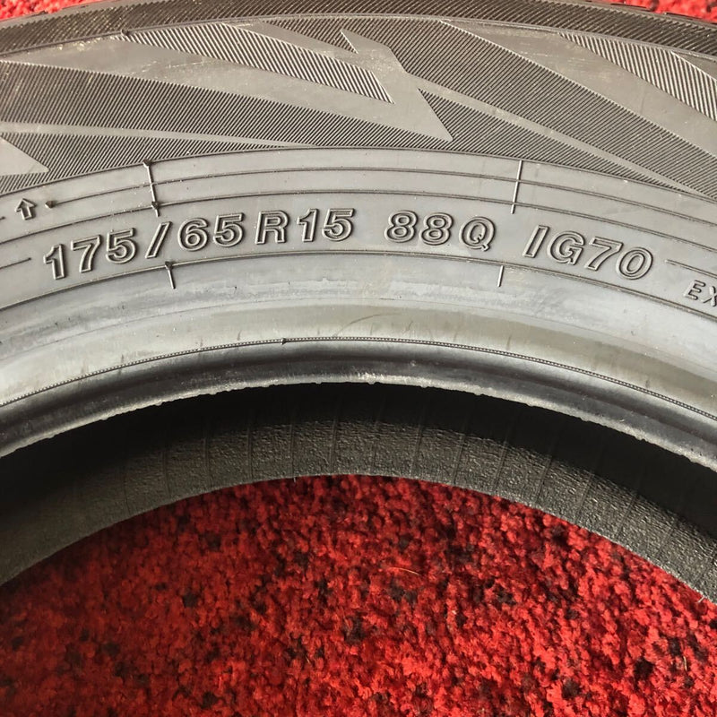 175/65R15 2021年製 スタッドレスタイヤ　未使用品　在庫処分　4本セット：28500円