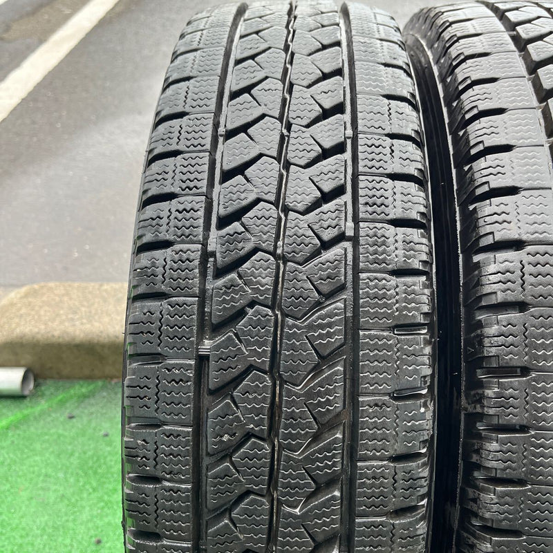 205/70R16 BRIDGESTONE, W979 中古スタッドレス　激安美品　　6本セット：24000円